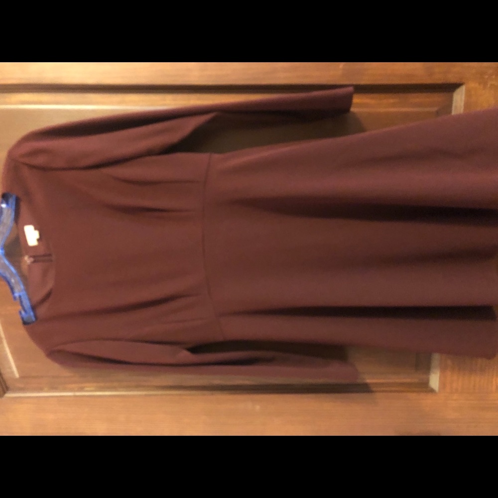 Cremiux long sleeve maroon dress